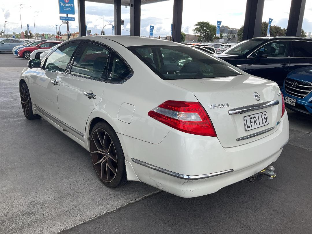 Photo '9' of Nissan Teana