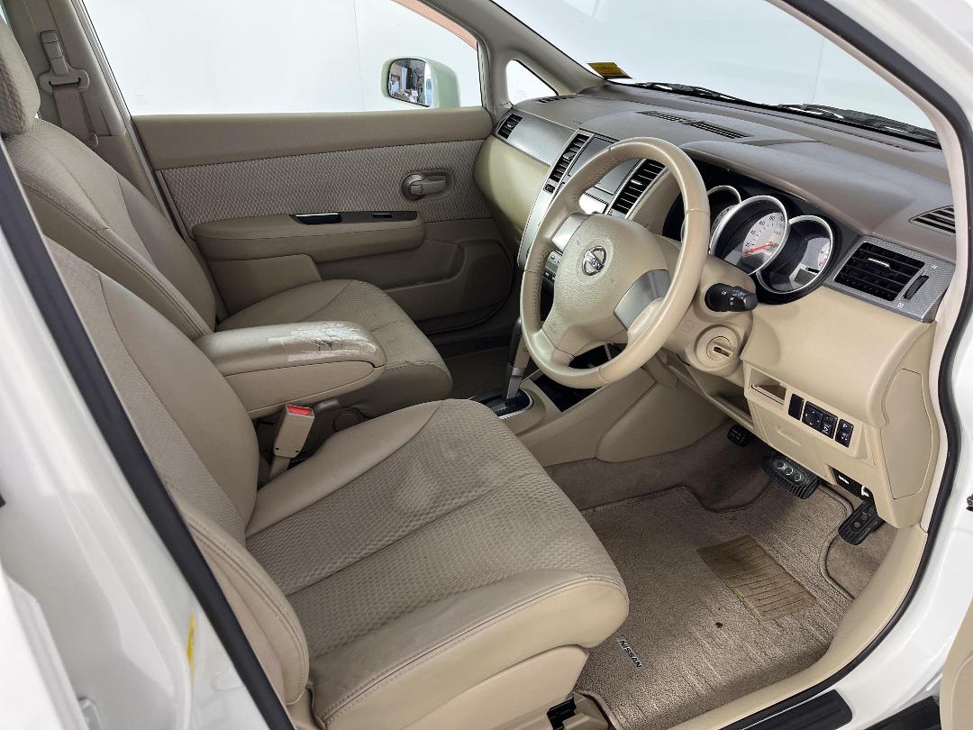 Photo '16' of Nissan Tiida Photo '16' of Nissan Tiida