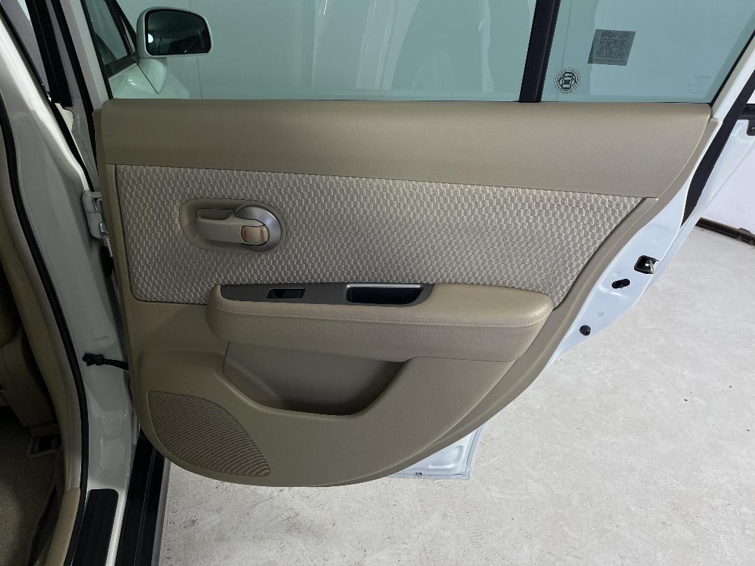 Photo '19' of Nissan Tiida Photo '19' of Nissan Tiida