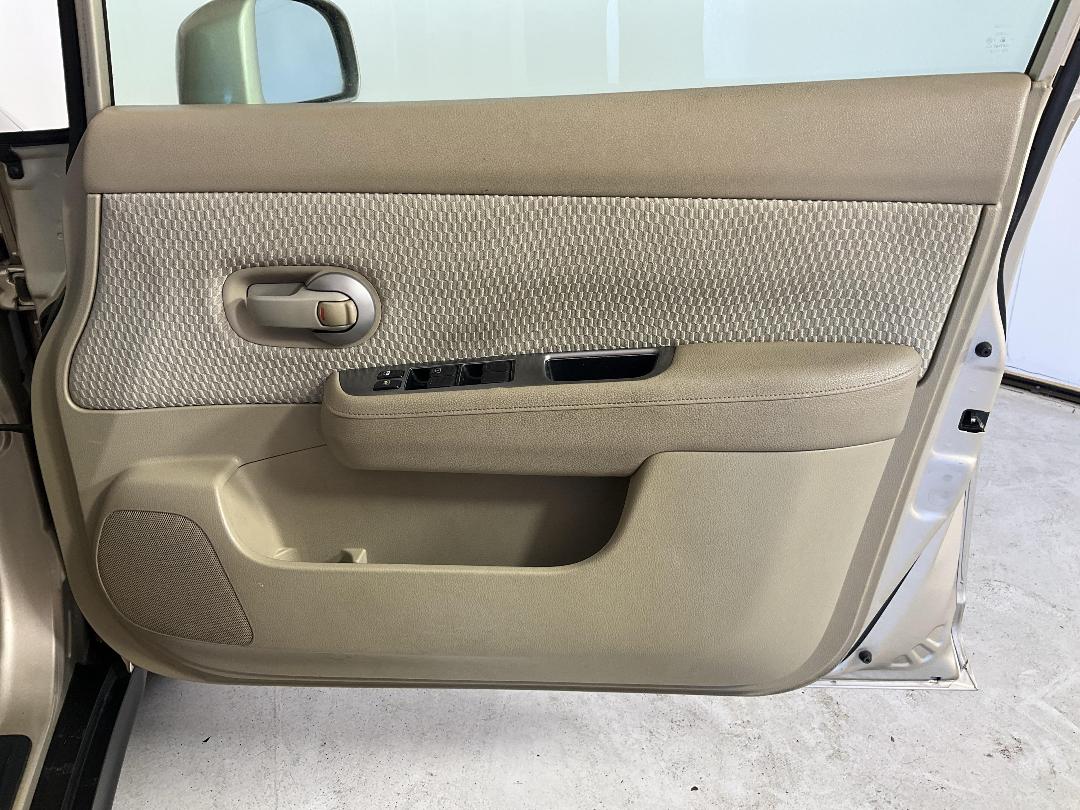 Photo '15' of Nissan Tiida