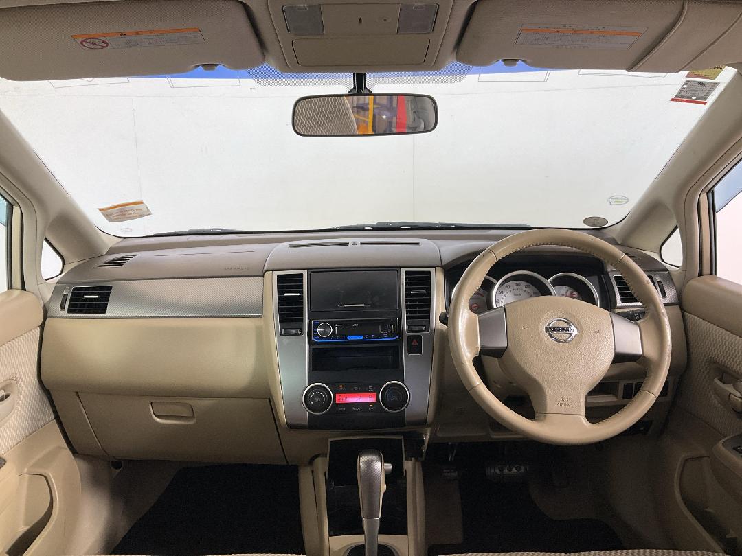 Photo '17' of Nissan Tiida