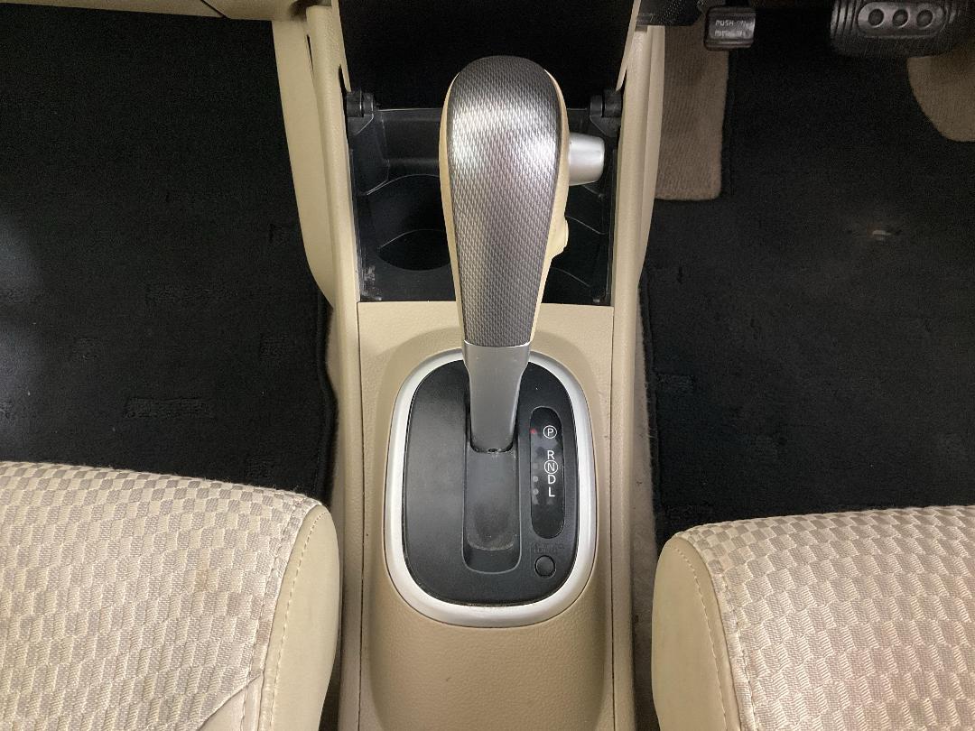 Photo '18' of Nissan Tiida