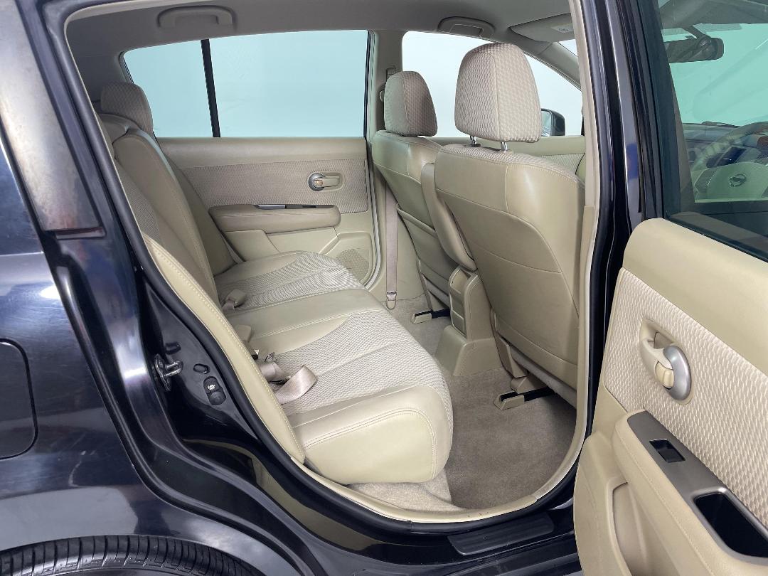 Photo '20' of Nissan Tiida Photo '20' of Nissan Tiida