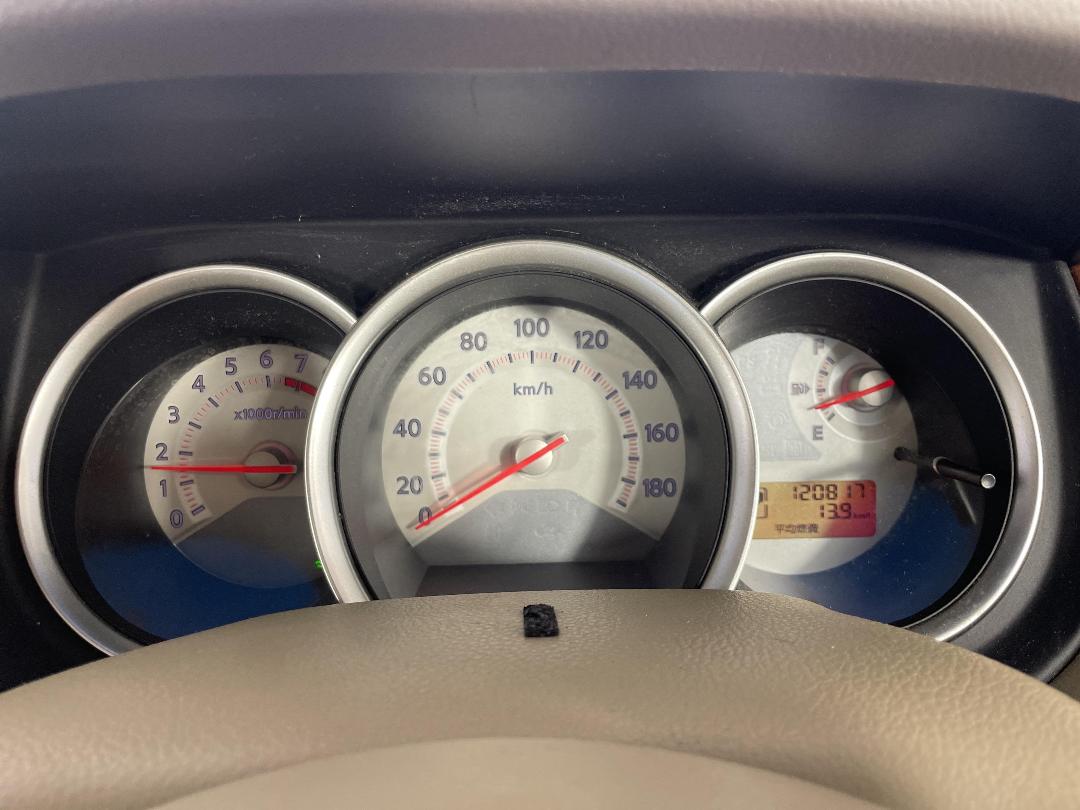 Photo '21' of Nissan Tiida Photo '21' of Nissan Tiida