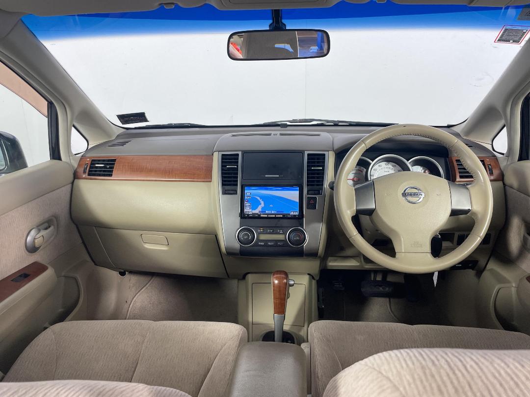 Photo '17' of Nissan Tiida Photo '17' of Nissan Tiida