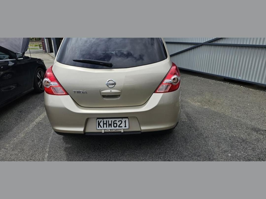 Photo '5' of Nissan Tiida Photo '5' of Nissan Tiida