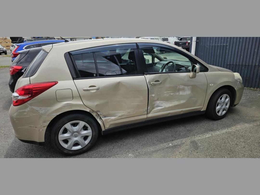 Photo '9' of Nissan Tiida Photo '9' of Nissan Tiida