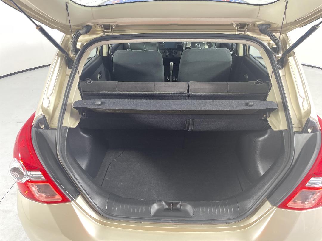 Photo '14' of Nissan Tiida Photo '14' of Nissan Tiida