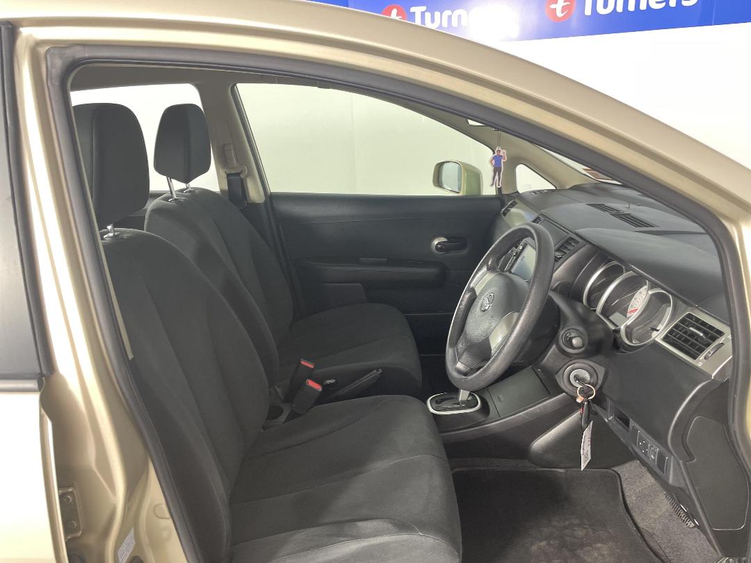 Photo '16' of Nissan Tiida Photo '16' of Nissan Tiida