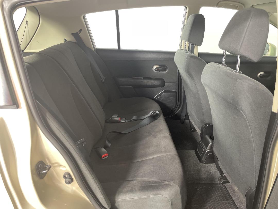 Photo '20' of Nissan Tiida Photo '20' of Nissan Tiida