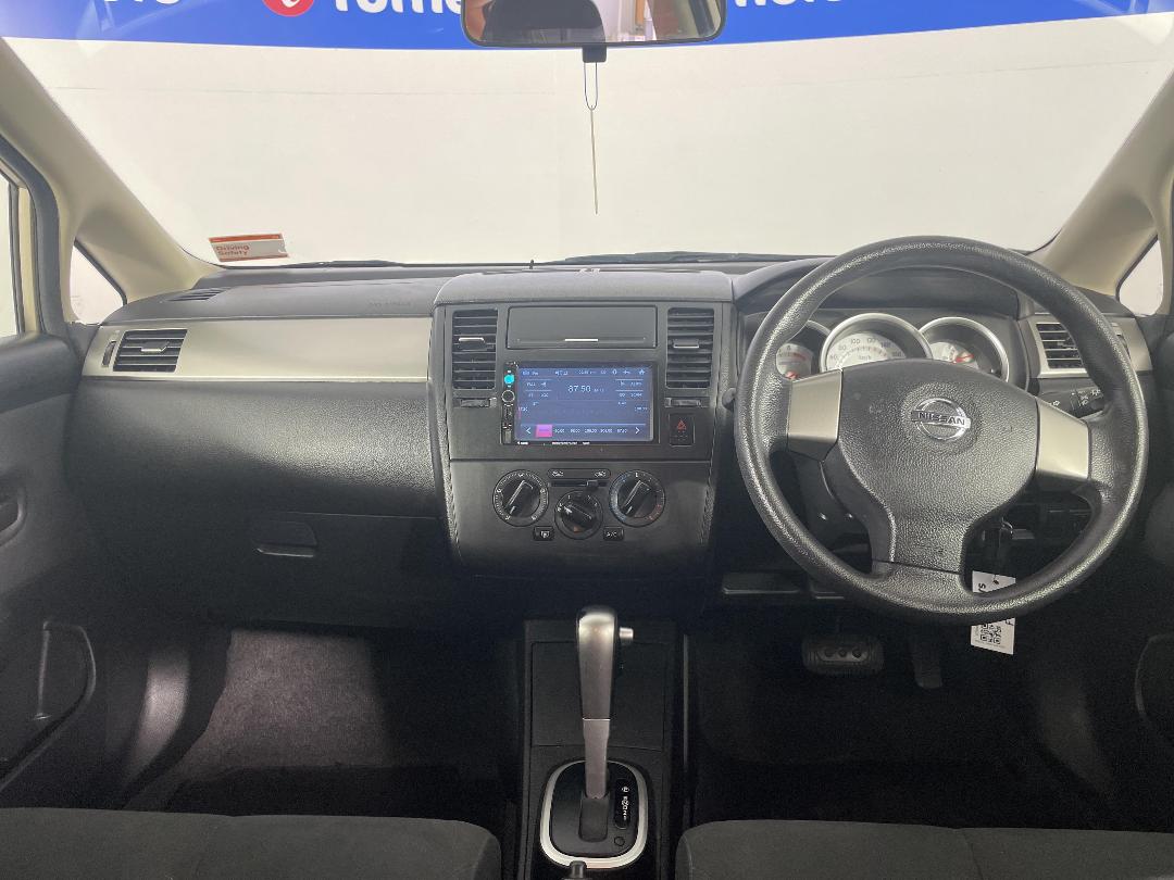 Photo '17' of Nissan Tiida Photo '17' of Nissan Tiida