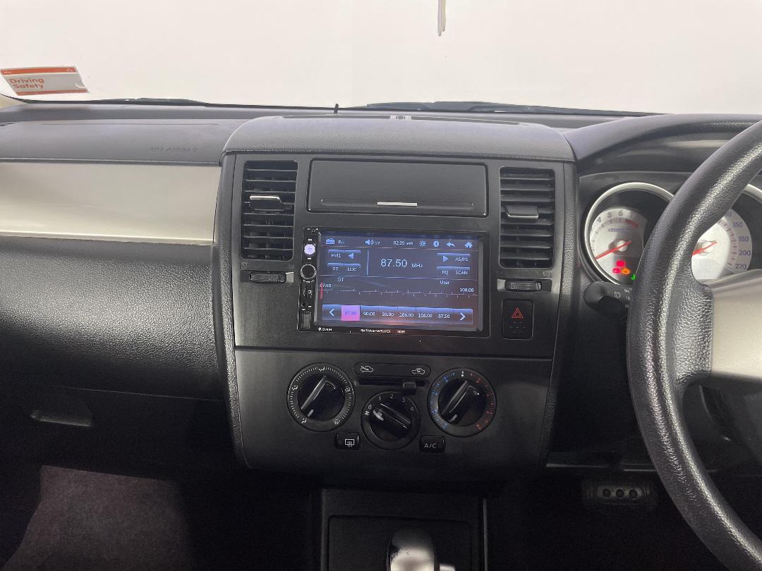 Photo '18' of Nissan Tiida Photo '18' of Nissan Tiida