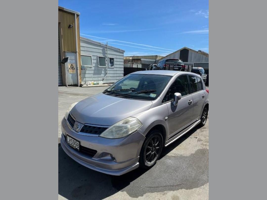 Photo '2' of Nissan Tiida Photo '2' of Nissan Tiida