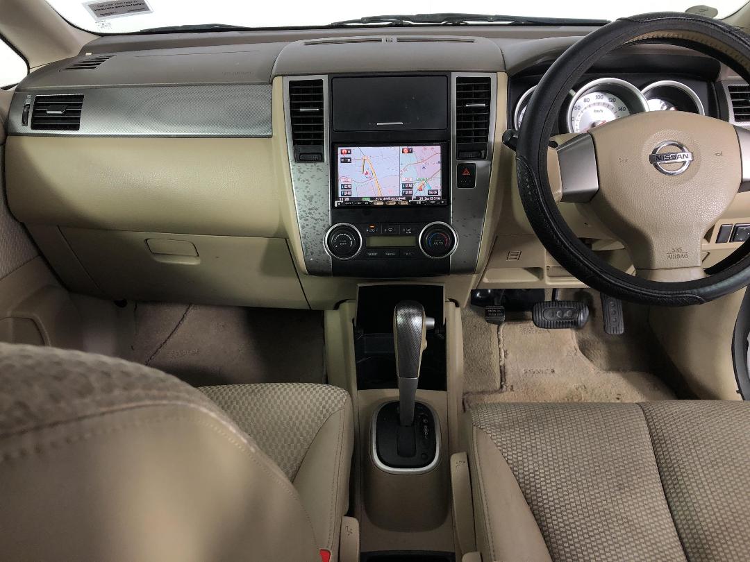 Photo '17' of Nissan Tiida Photo '17' of Nissan Tiida