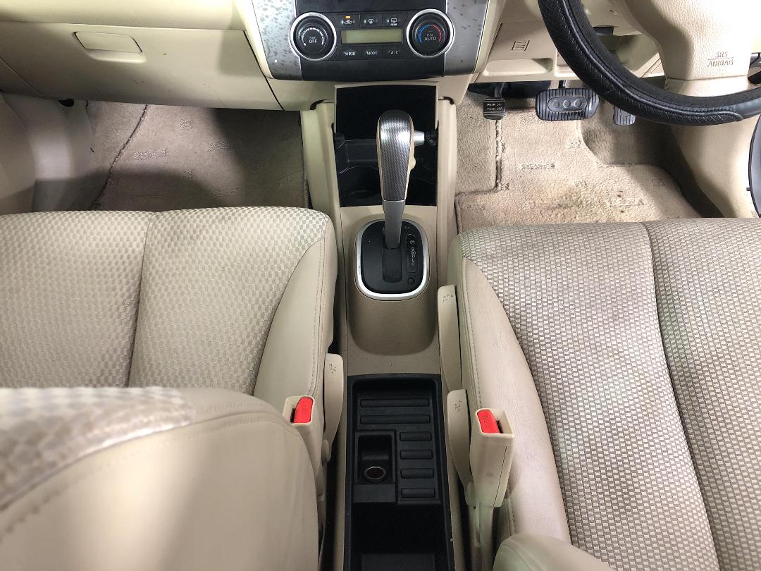 Photo '18' of Nissan Tiida Photo '18' of Nissan Tiida