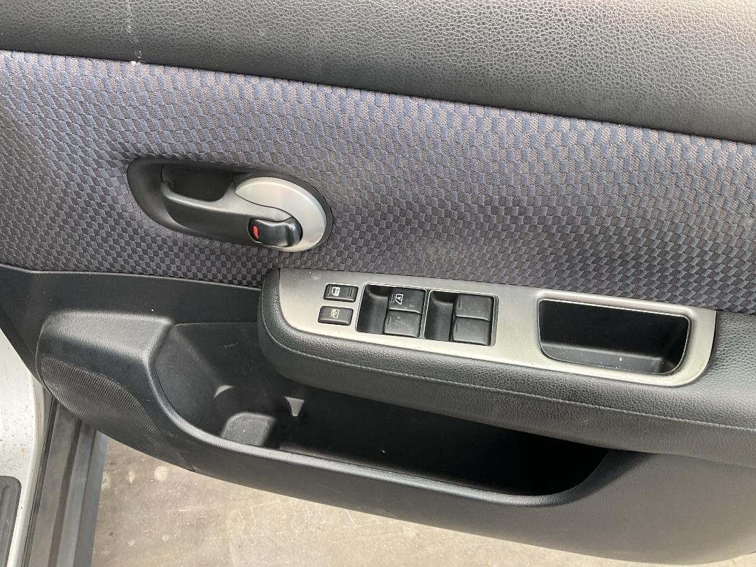 Photo '22' of Nissan Tiida 1500 Photo '22' of Nissan Tiida 1500