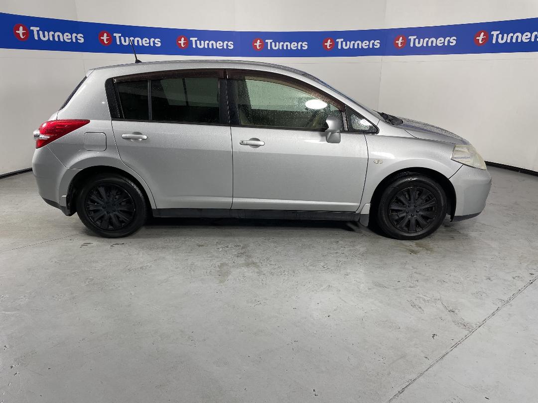 Photo '23' of Nissan Tiida Photo '23' of Nissan Tiida