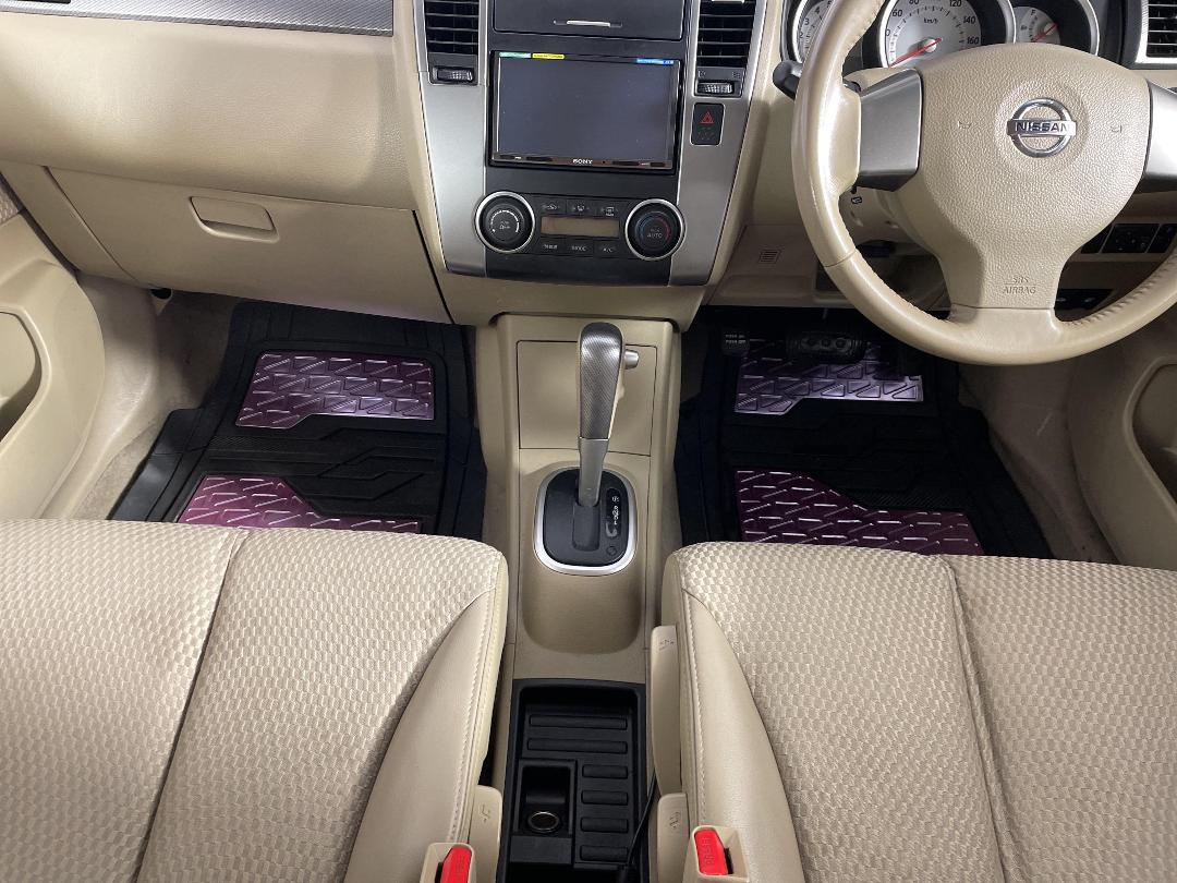 Photo '18' of Nissan Tiida Photo '18' of Nissan Tiida