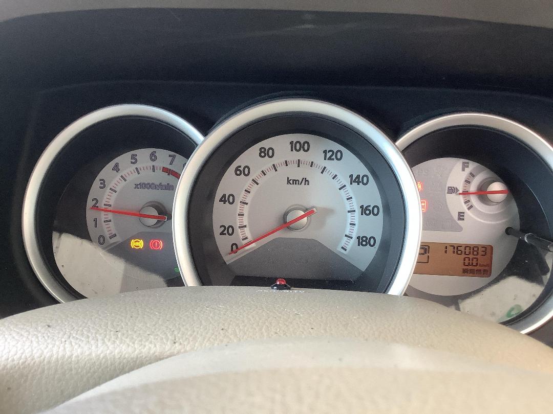 Photo '13' of Nissan Tiida