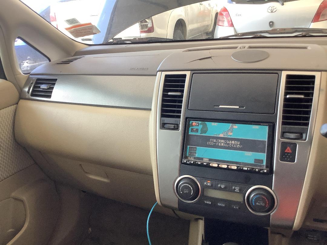 Photo '15' of Nissan Tiida