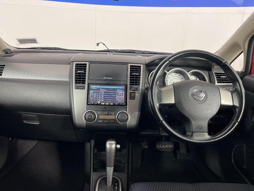 Photo '17' of Nissan Tiida Photo '17' of Nissan Tiida