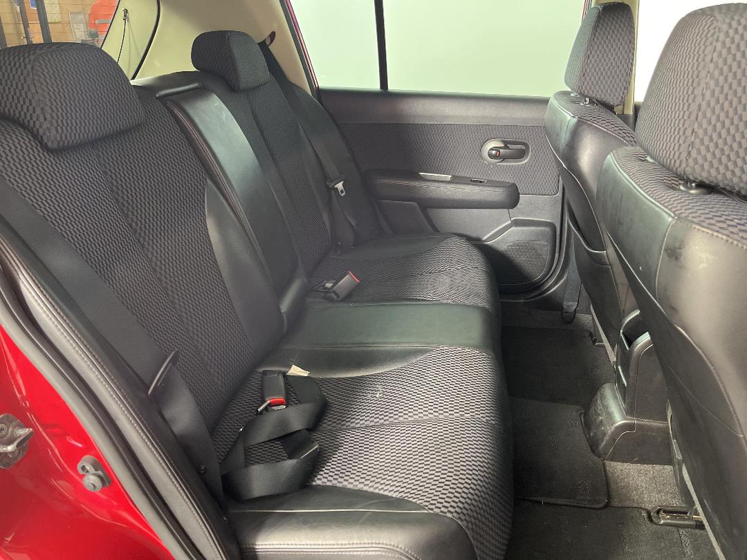 Photo '20' of Nissan Tiida Photo '20' of Nissan Tiida