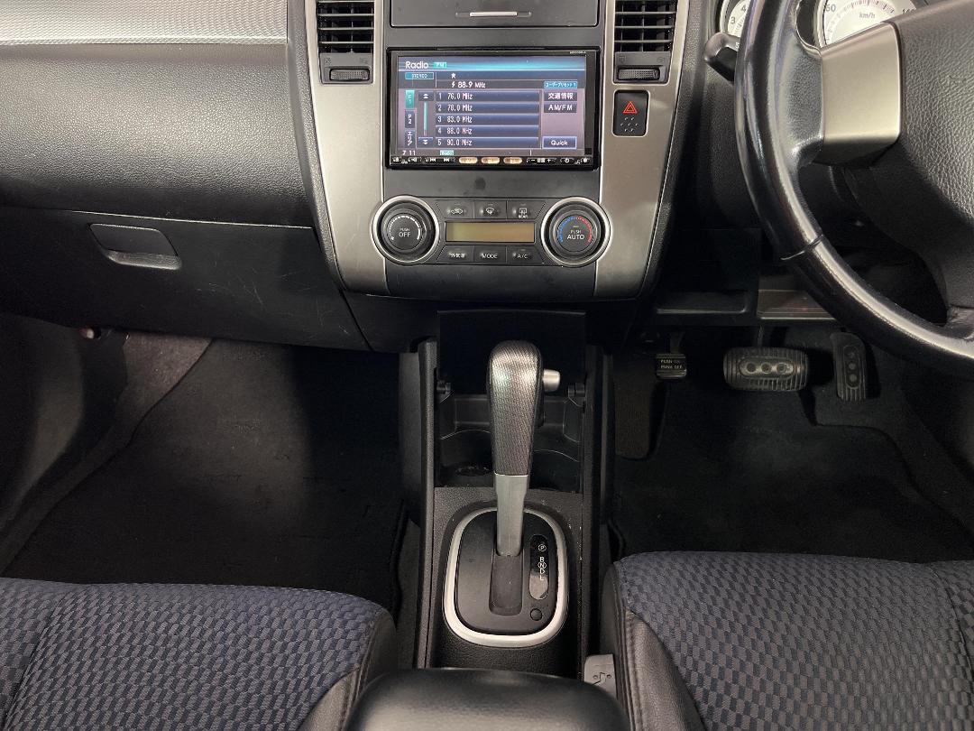 Photo '18' of Nissan Tiida Photo '18' of Nissan Tiida