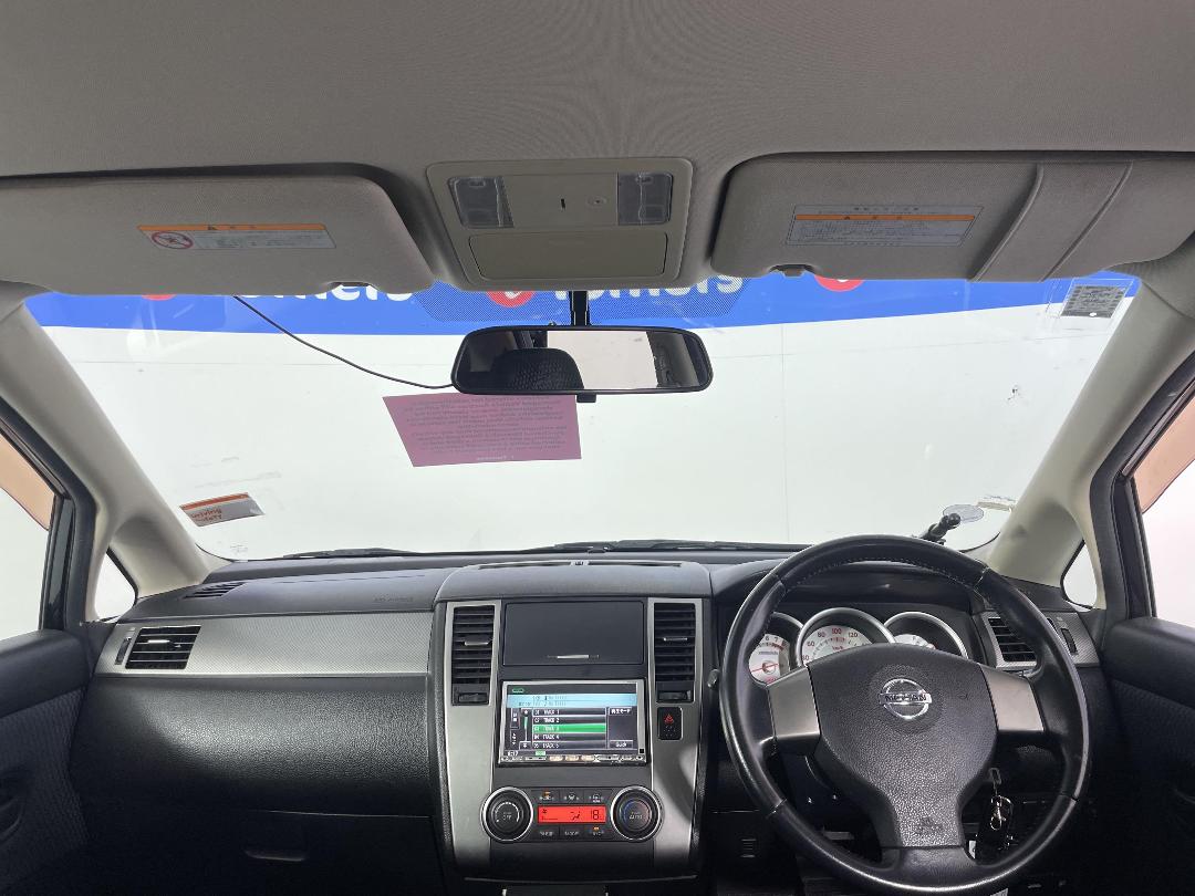 Photo '18' of Nissan Tiida Photo '18' of Nissan Tiida