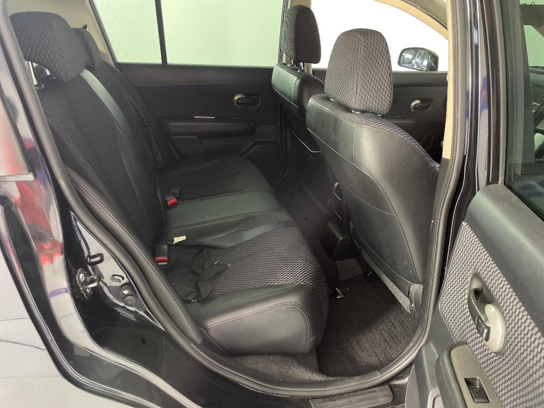 Photo '17' of Nissan Tiida Photo '17' of Nissan Tiida