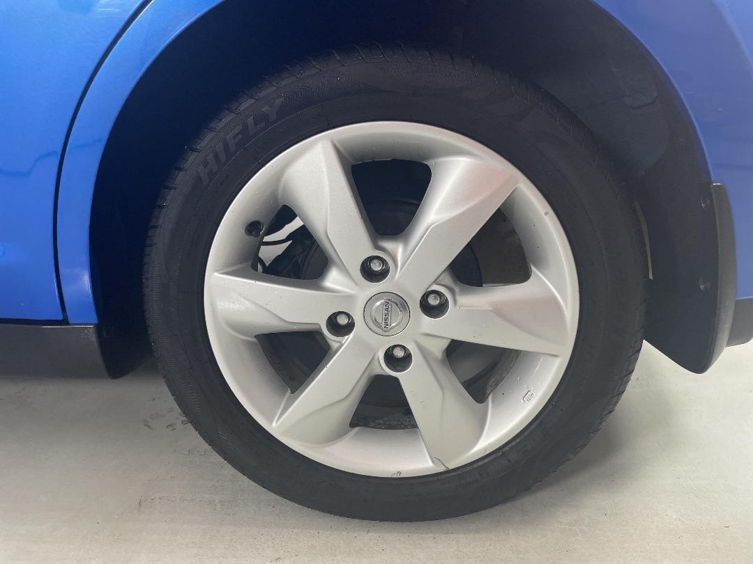 Photo '11' of Nissan Tiida