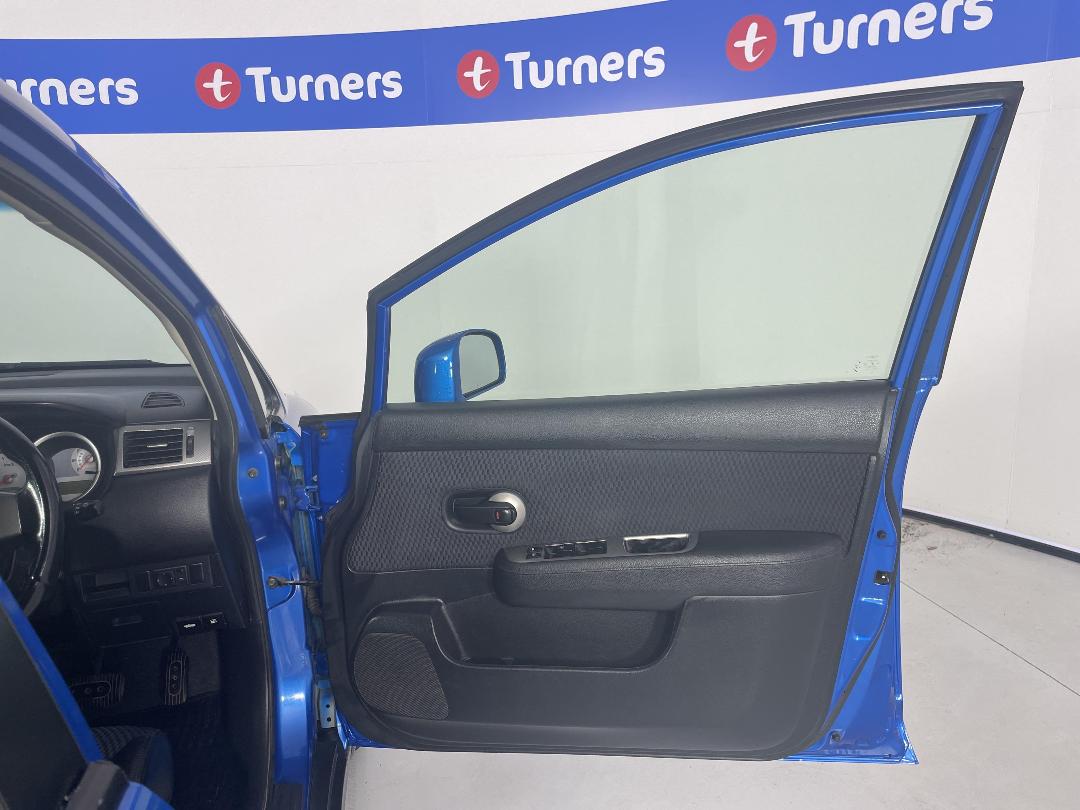 Photo '15' of Nissan Tiida