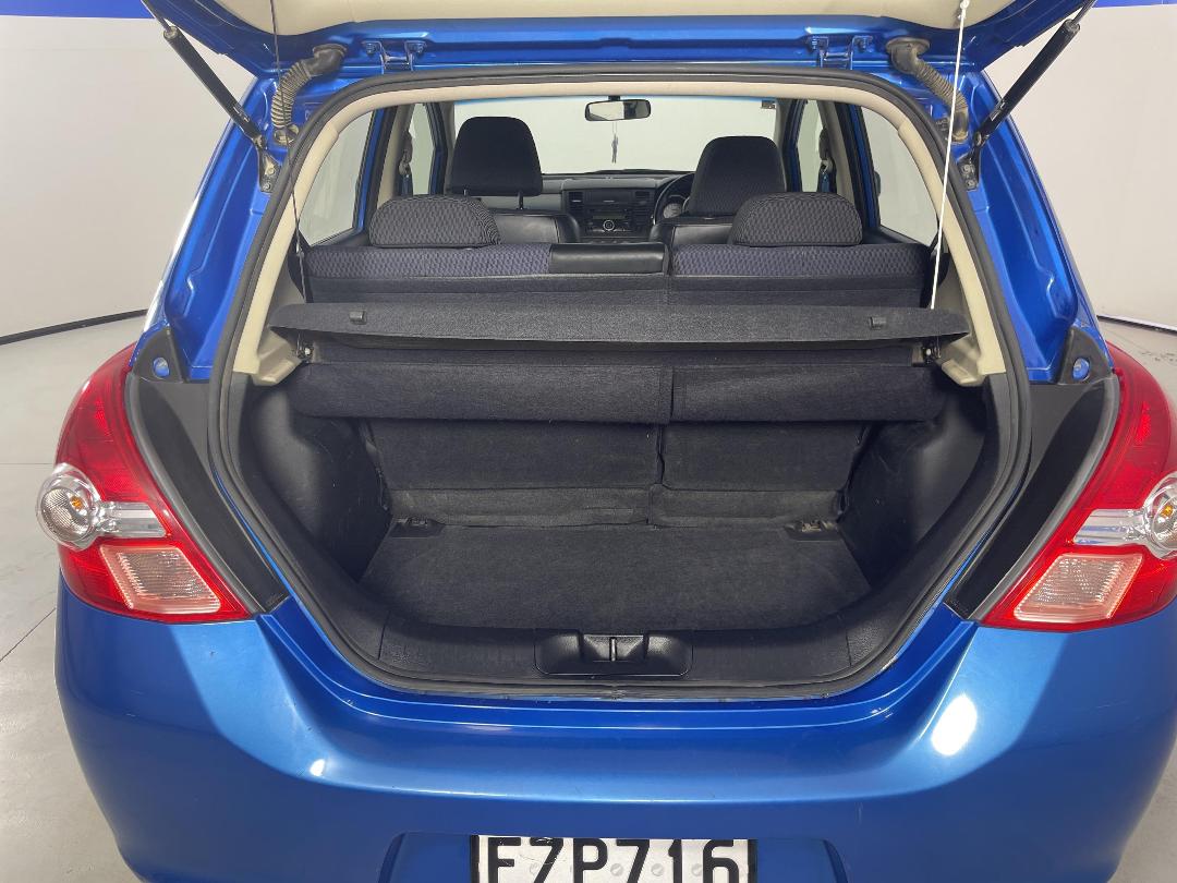 Photo '14' of Nissan Tiida