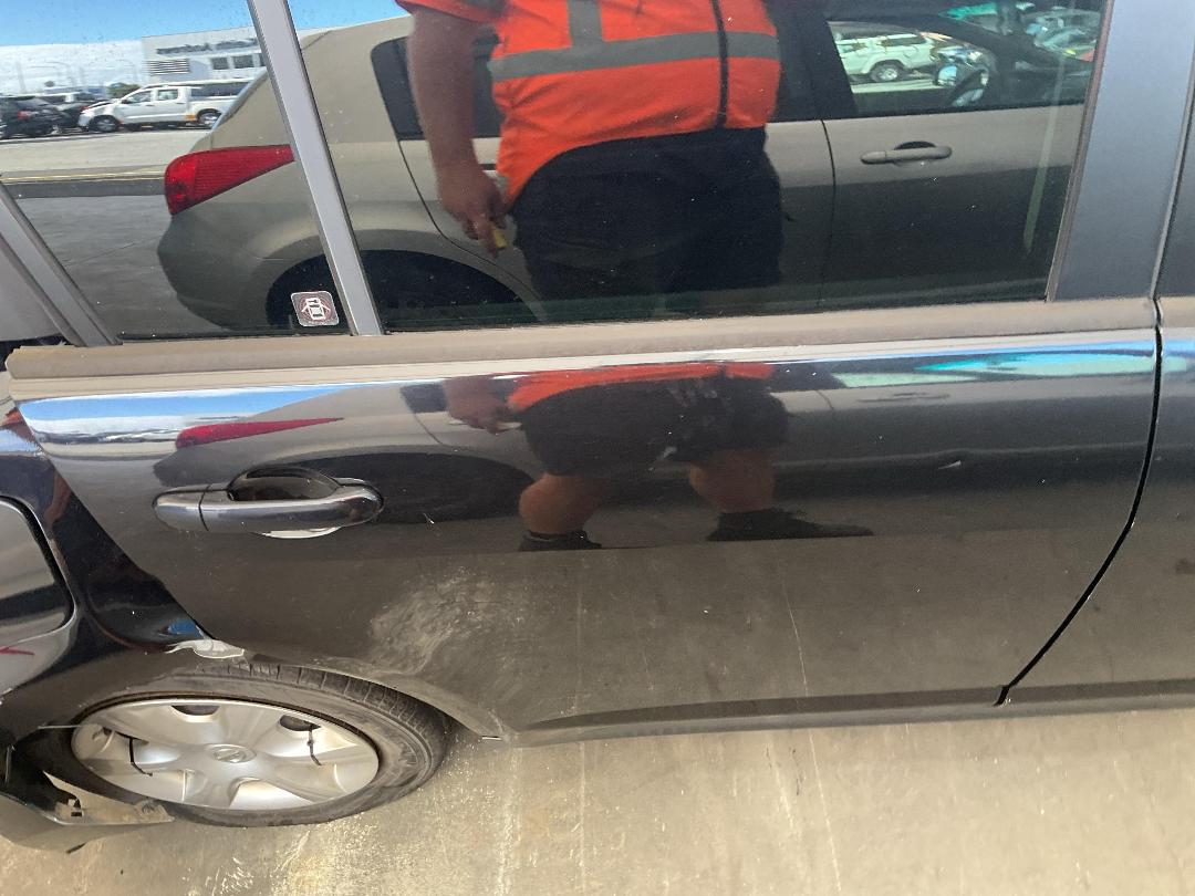 Photo '14' of Nissan Tiida