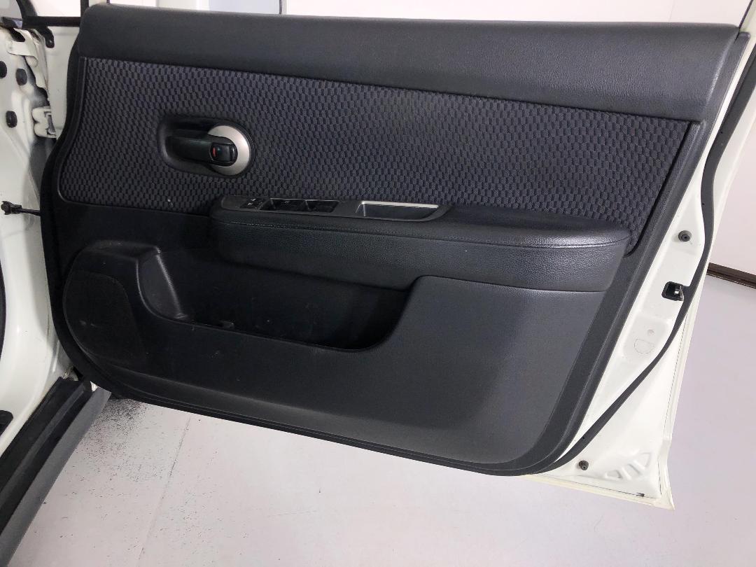 Photo '15' of Nissan Tiida