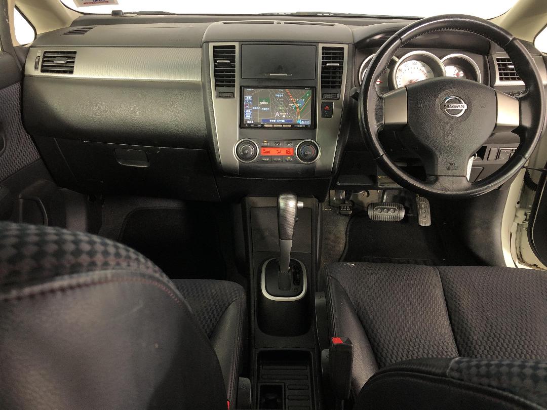 Photo '17' of Nissan Tiida