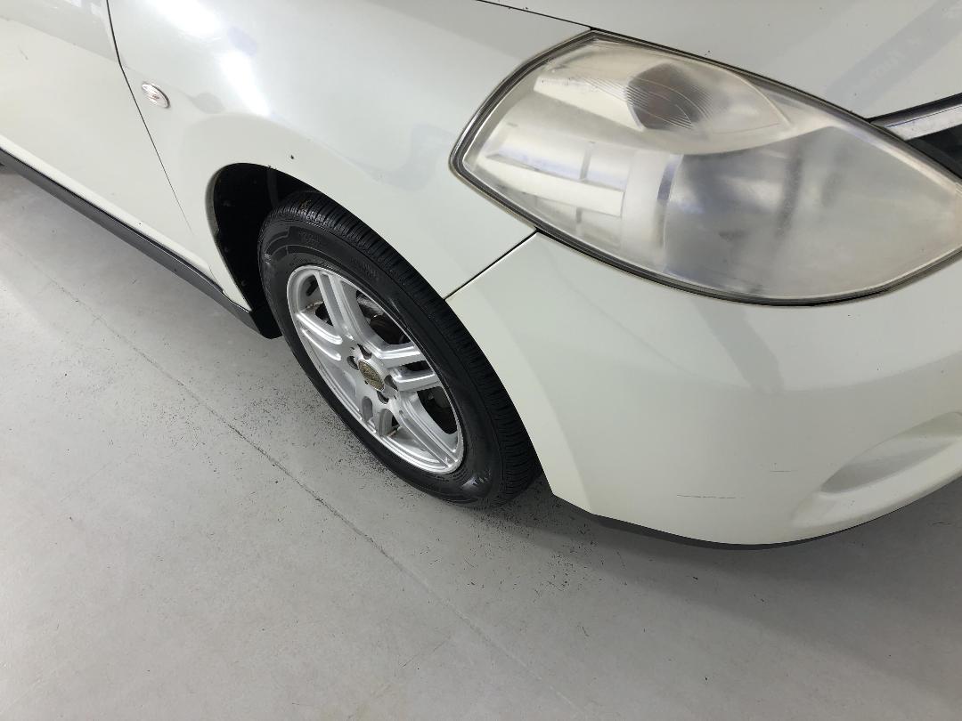 Photo '25' of Nissan Tiida