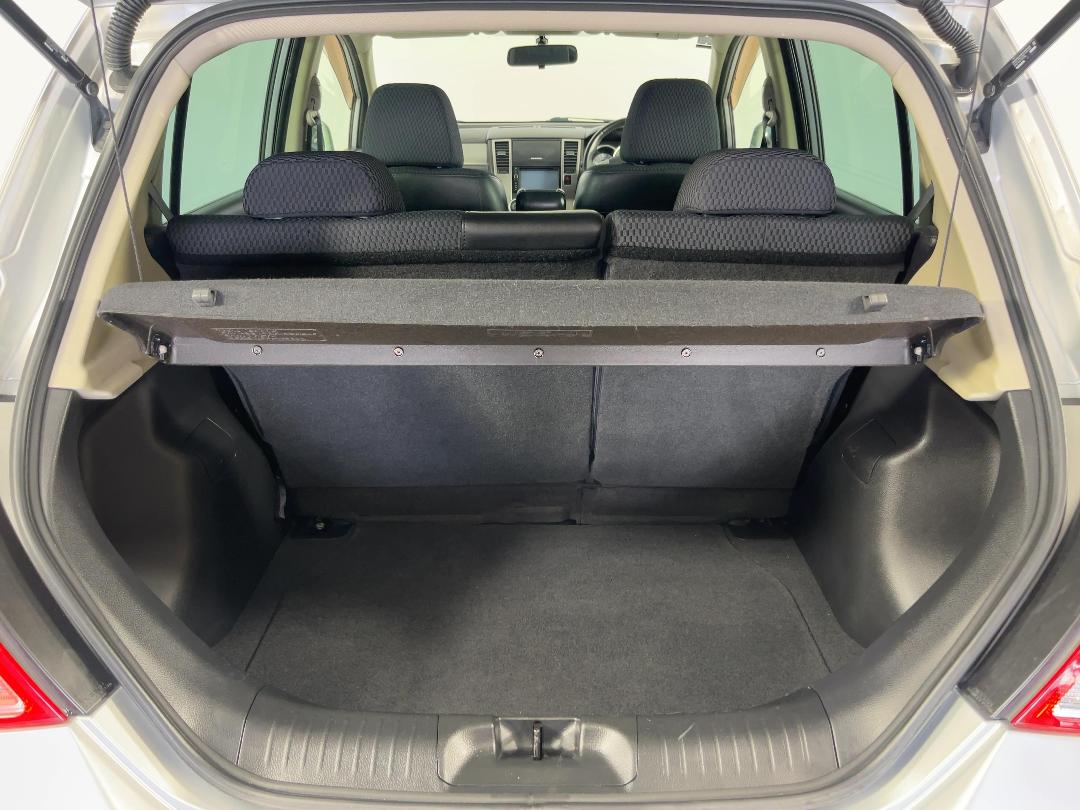 Photo '14' of Nissan Tiida