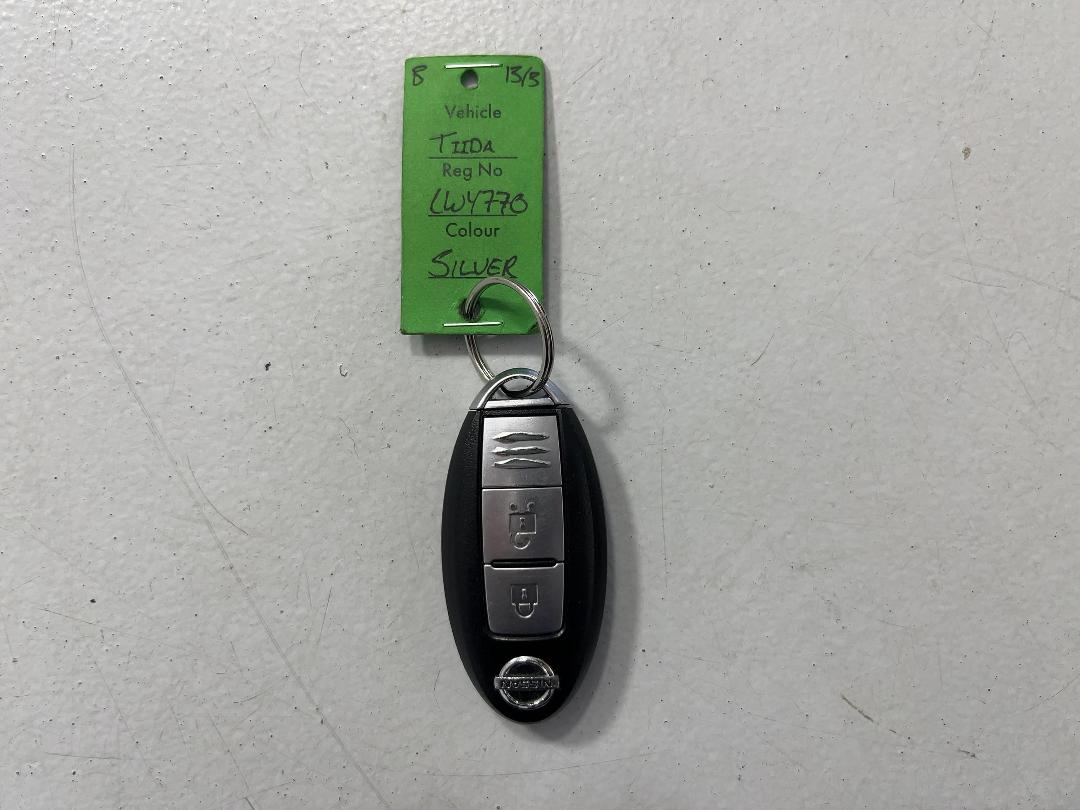 Photo '22' of Nissan Tiida