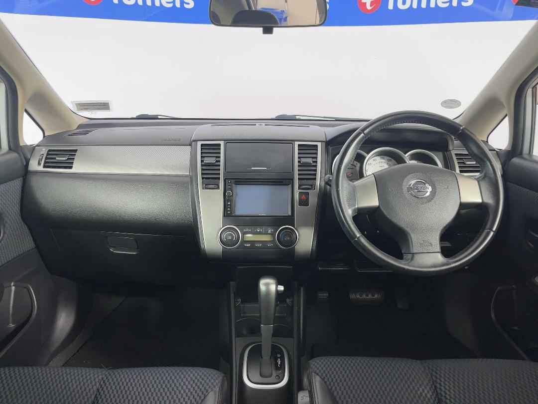 Photo '17' of Nissan Tiida