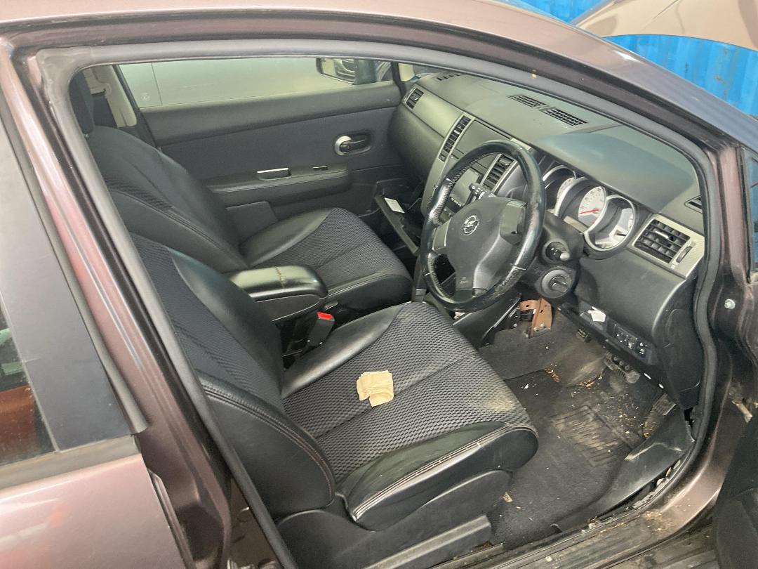 Photo '24' of Nissan Tiida