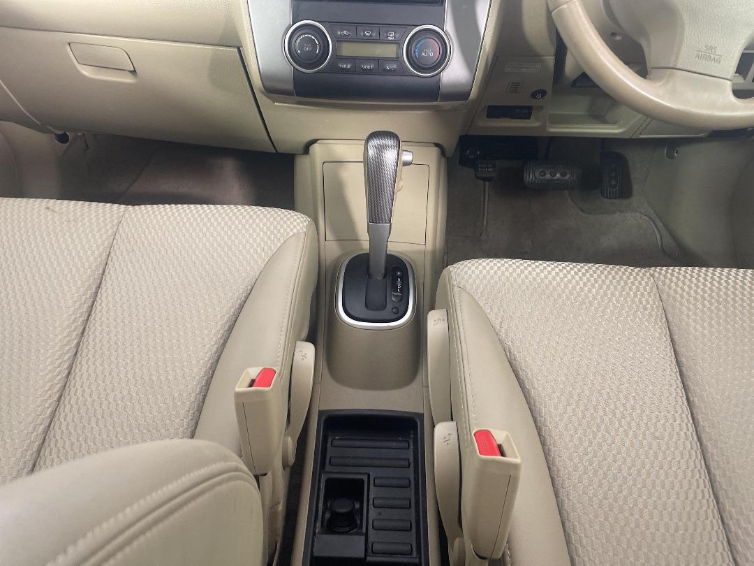 Photo '18' of Nissan Tiida