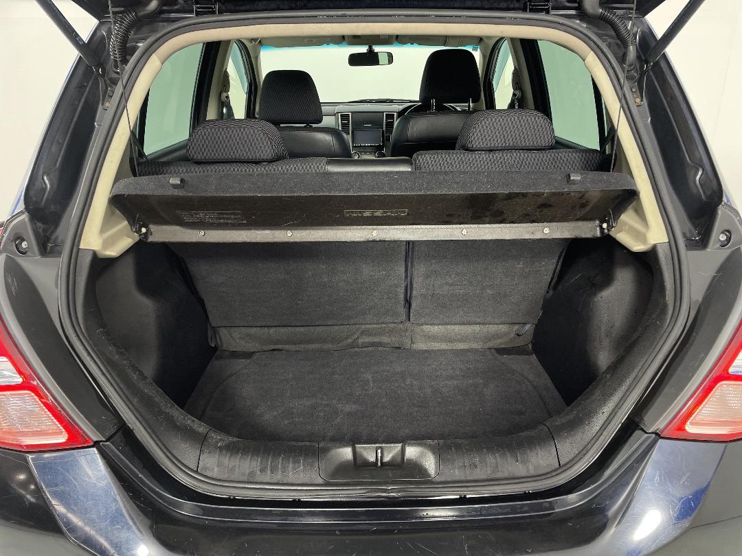 Photo '14' of Nissan Tiida