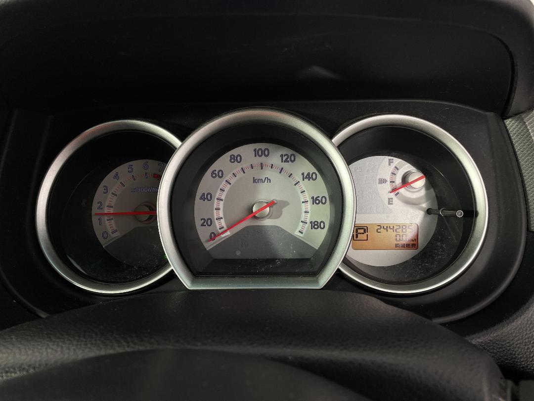 Photo '21' of Nissan Tiida