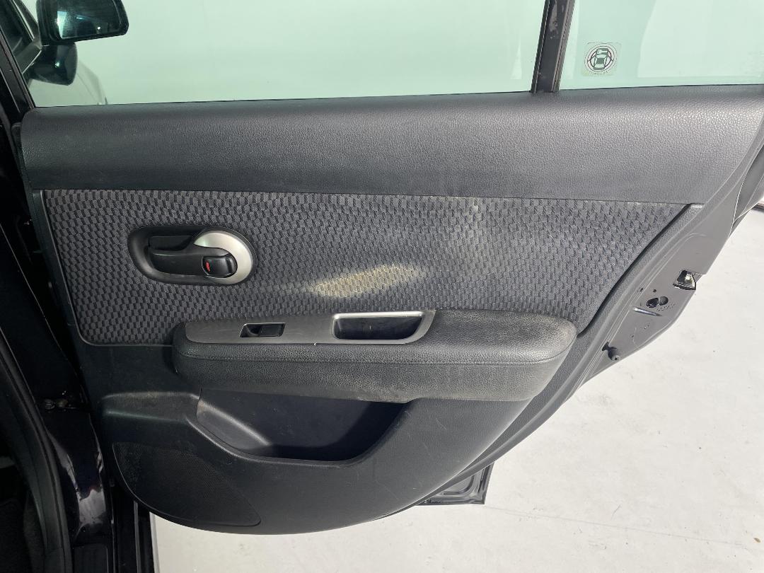 Photo '19' of Nissan Tiida