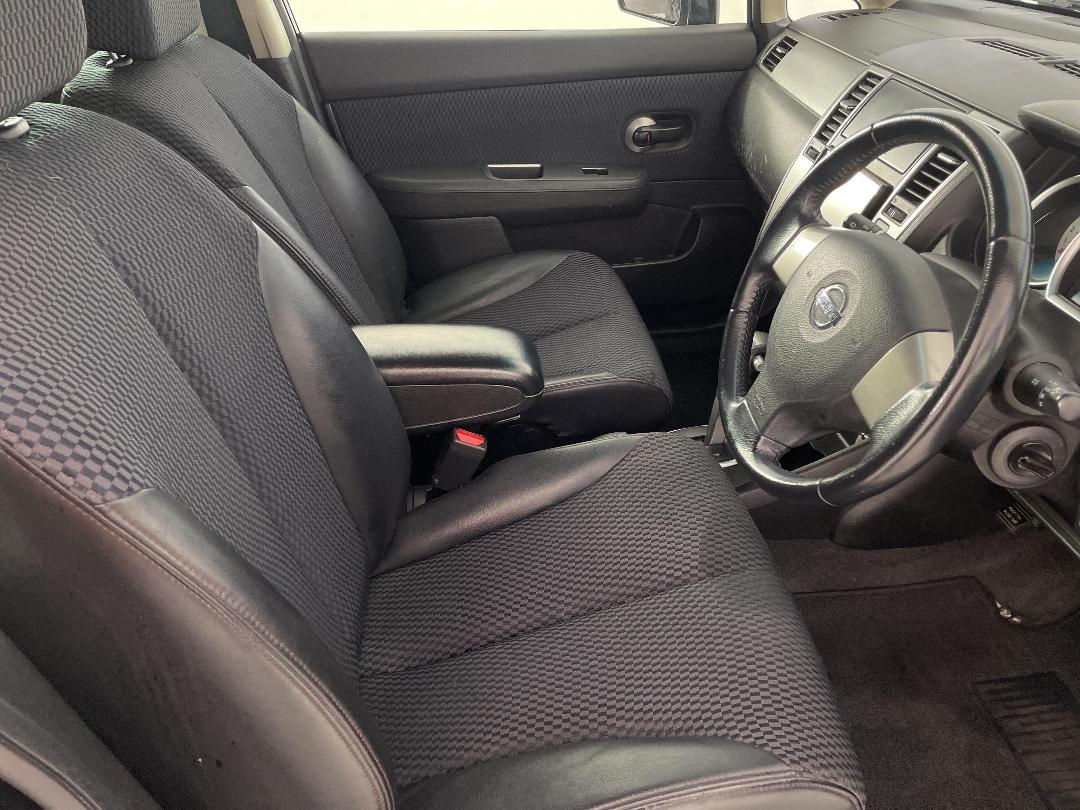 Photo '16' of Nissan Tiida