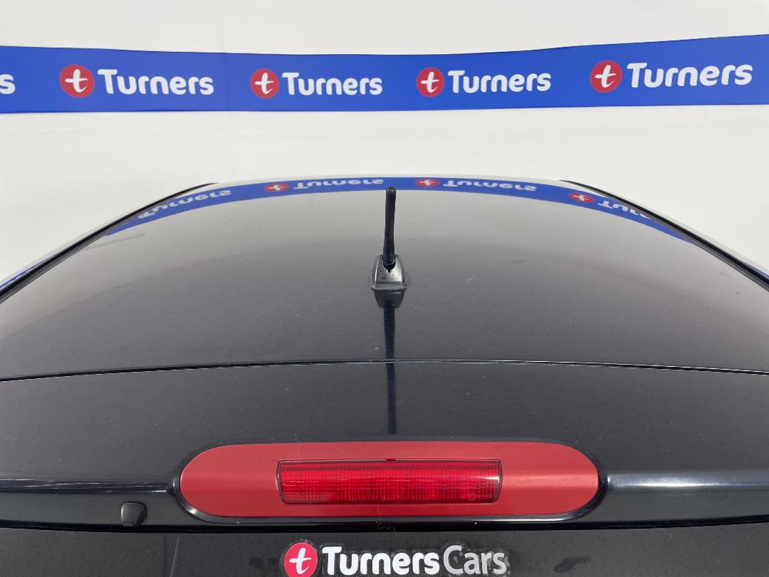 Photo '32' of Nissan Tiida