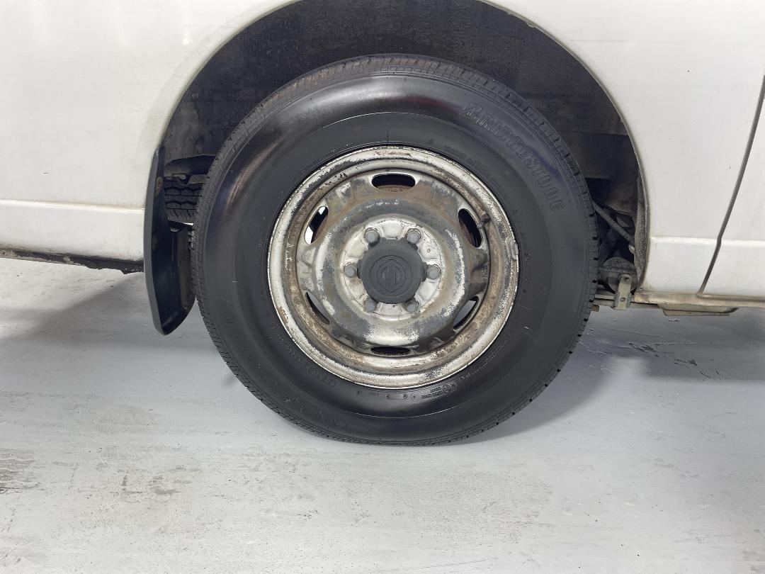 Photo '12' of Nissan Urvan Photo '12' of Nissan Urvan