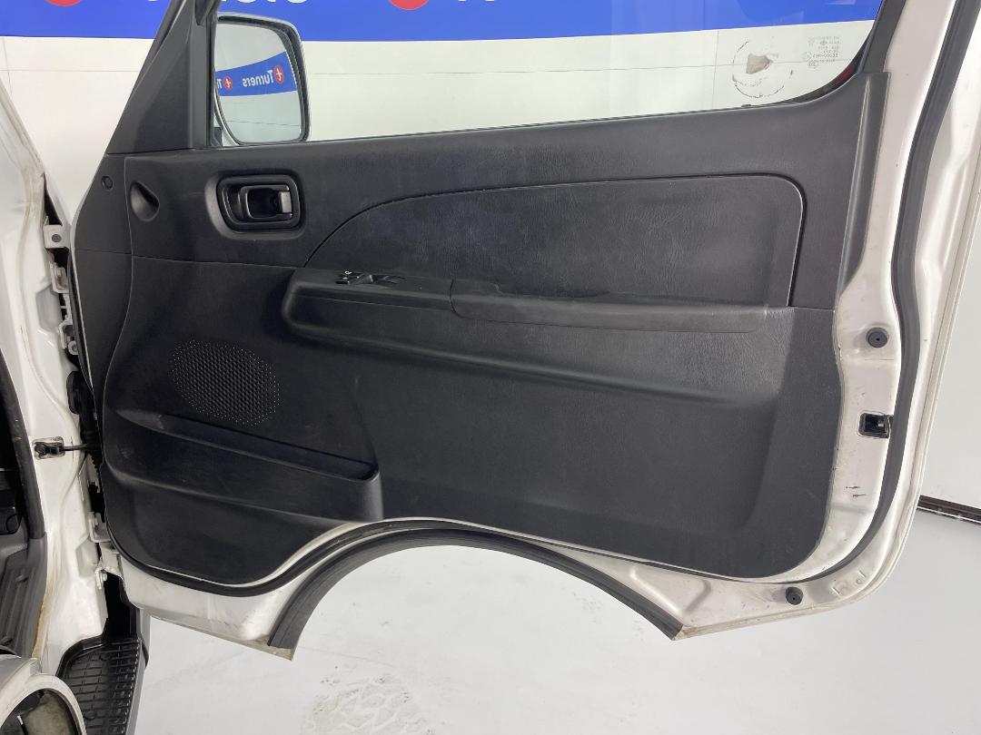 Photo '15' of Nissan Urvan Photo '15' of Nissan Urvan