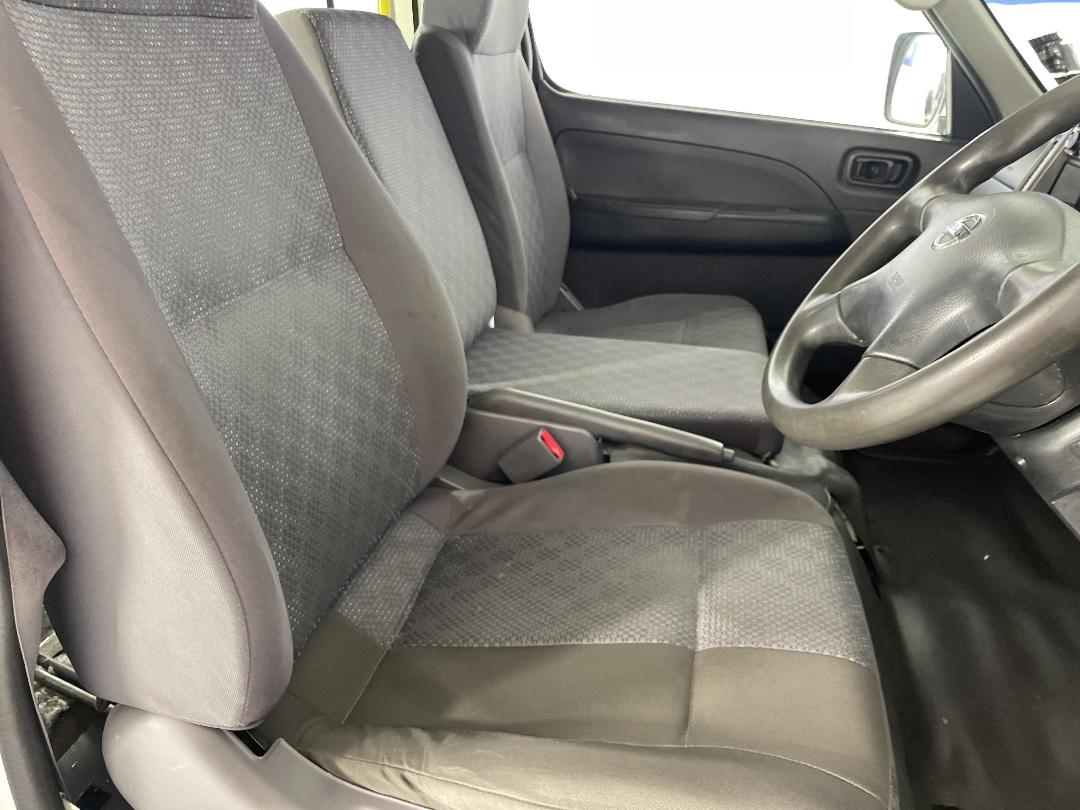 Photo '16' of Nissan Urvan Photo '16' of Nissan Urvan