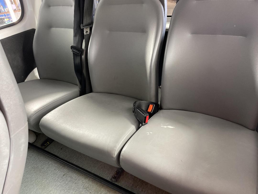 Photo '24' of Nissan Urvan Photo '24' of Nissan Urvan